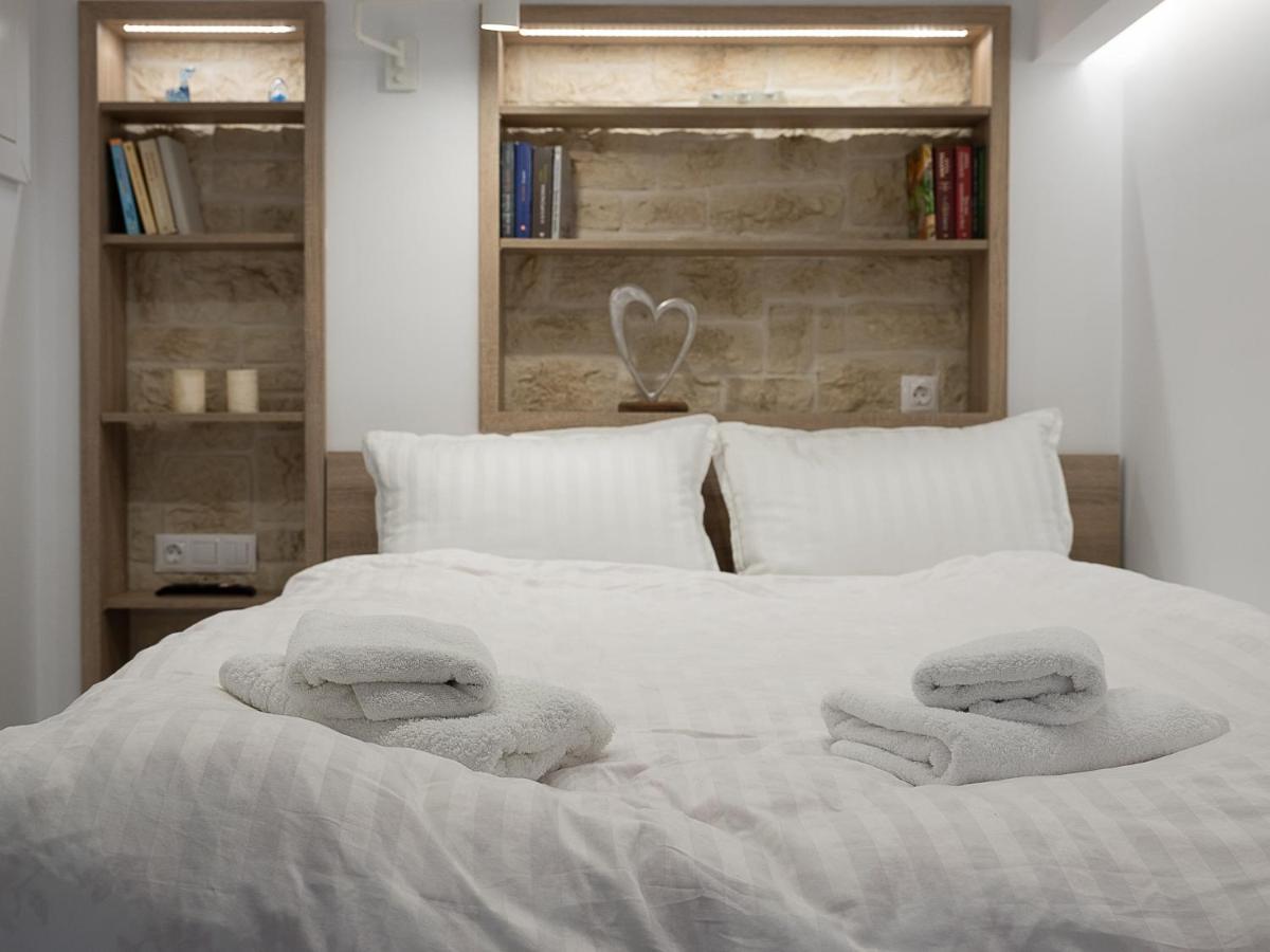 Cozy Studio In Dafnes Near To Heraklion Lägenhet Dhafnes Exteriör bild