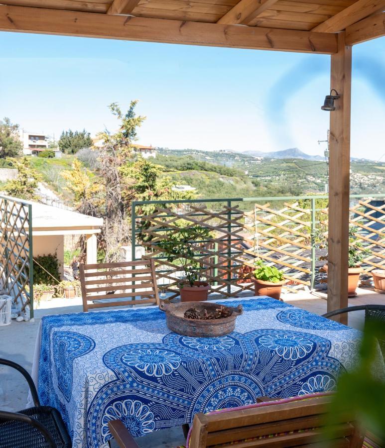 Cozy Studio In Dafnes Near To Heraklion Lägenhet Dhafnes Exteriör bild