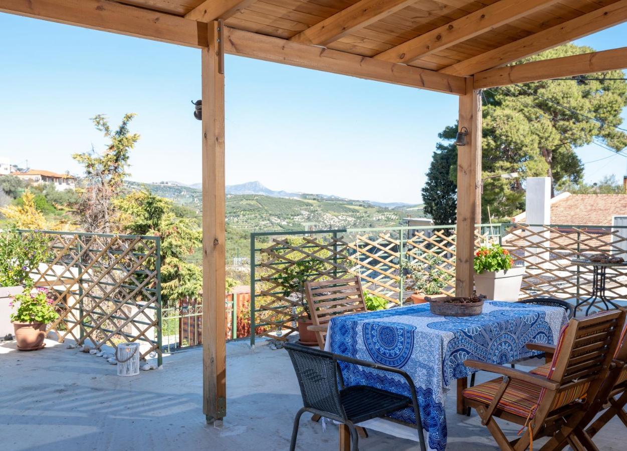 Cozy Studio In Dafnes Near To Heraklion Lägenhet Dhafnes Exteriör bild